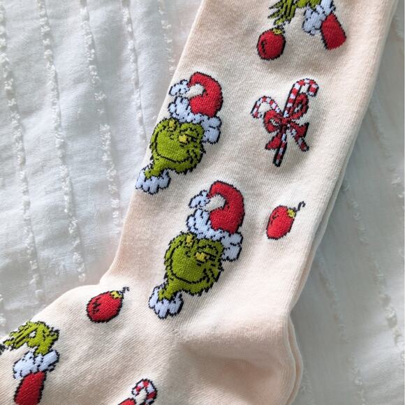 2024 American Eagle Grinch Candy Cane Pink Pajamas & Crew Socks size Small - Picture 5 of 5